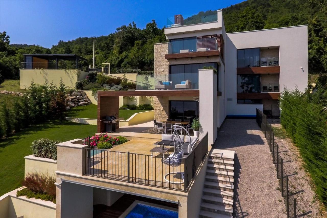 Villa Altavista - Seaview & Relax With Heated Pool & Minigolf Opatija Exterior foto